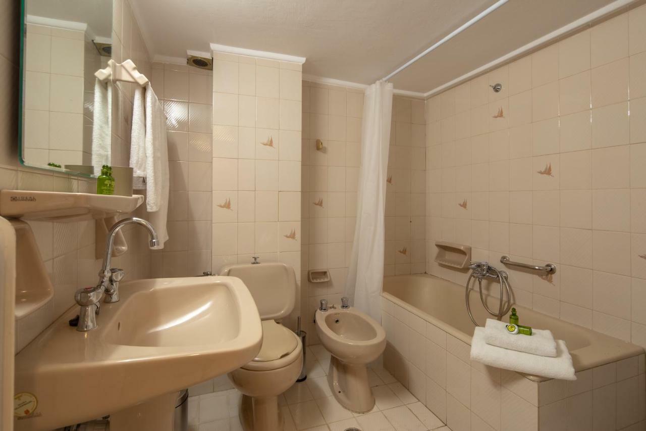 Kleio - Spacious Apartment In Glyfada Atenas Exterior foto